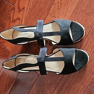 Bandolino Black Suede and Stretch Platform Sandal 2" Wedge Heel Sz 8